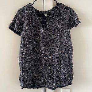 Old navy patterned shirt